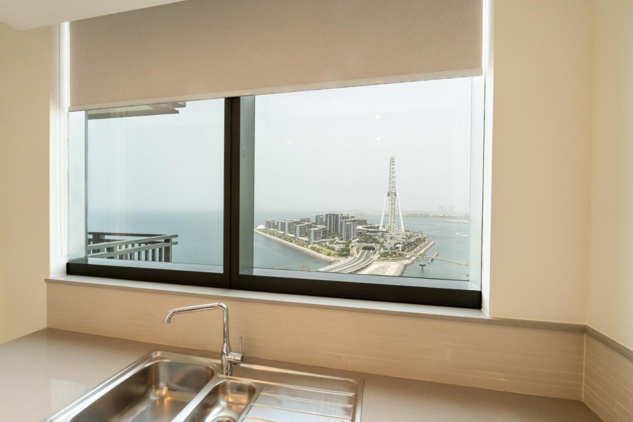 Marina Eye View: Luxury * Dubai